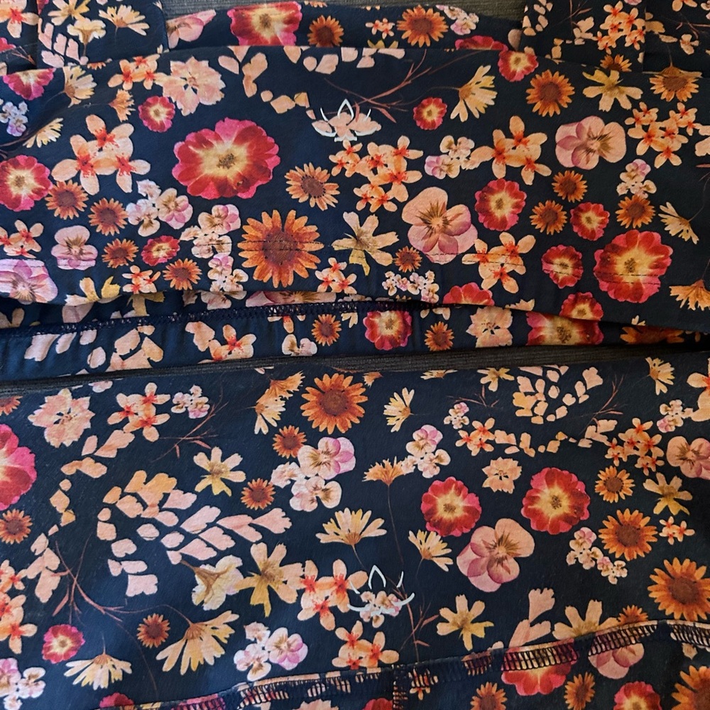 Beyond Yoga Floral Set - Picture 4 of 6
